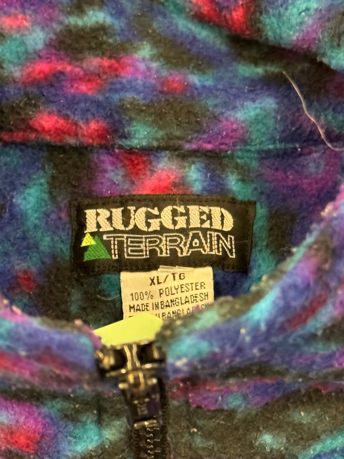 Rugged Terrain 90’s Patterned Fleece (XL)