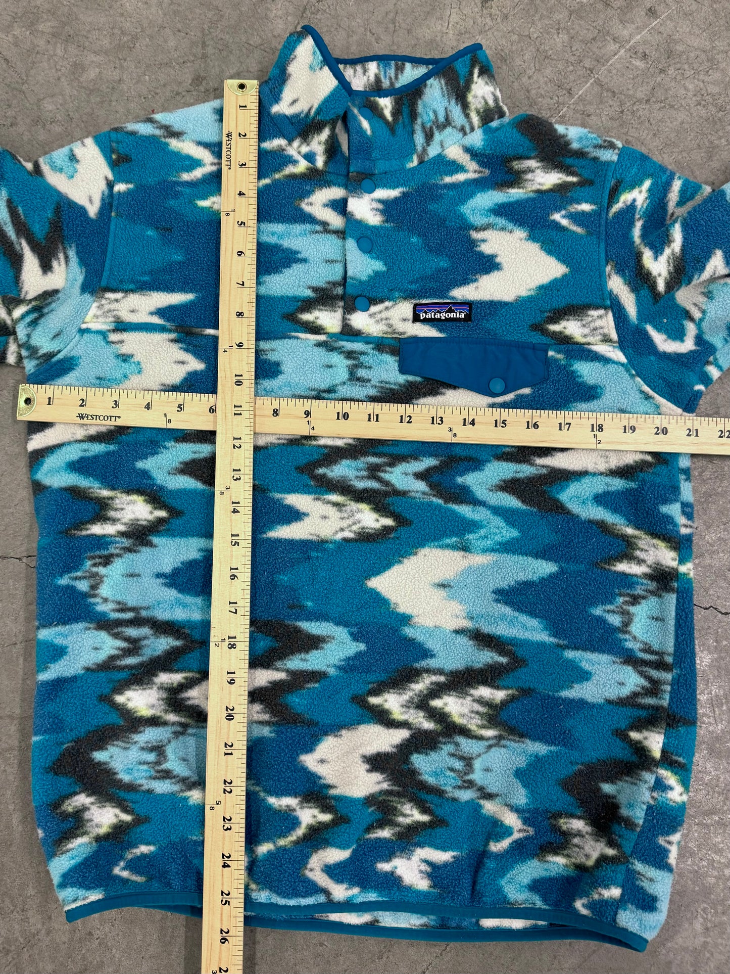 Patagonia Patterned Synchilla Snap Fleece (M)